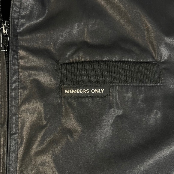 Vintage Members Only Rainbow Tag Bomber Jacket Black Full Zip Size 40 FLAWS - Picture 4 of 9